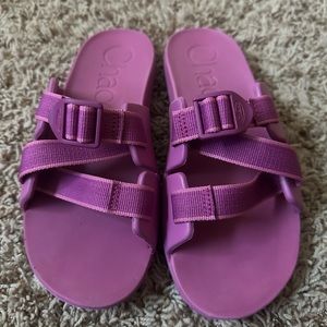 Magenta Chaco slides size 5